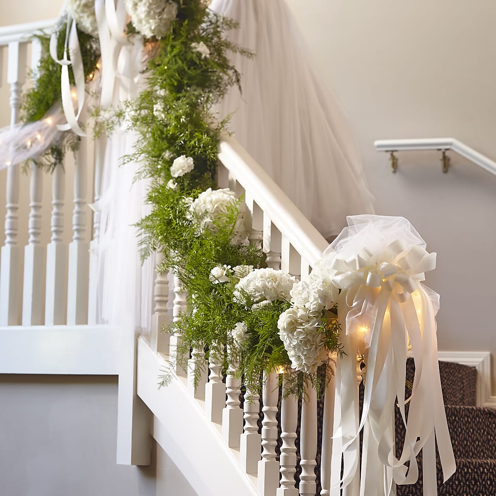 Champagne Dreams Garland – Diamond Flower Shop, Reading PA