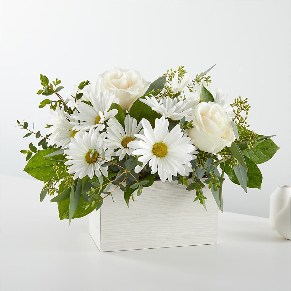 Fresh Linen Box Bouquet –  Diamond Flower Shop, Reading PA