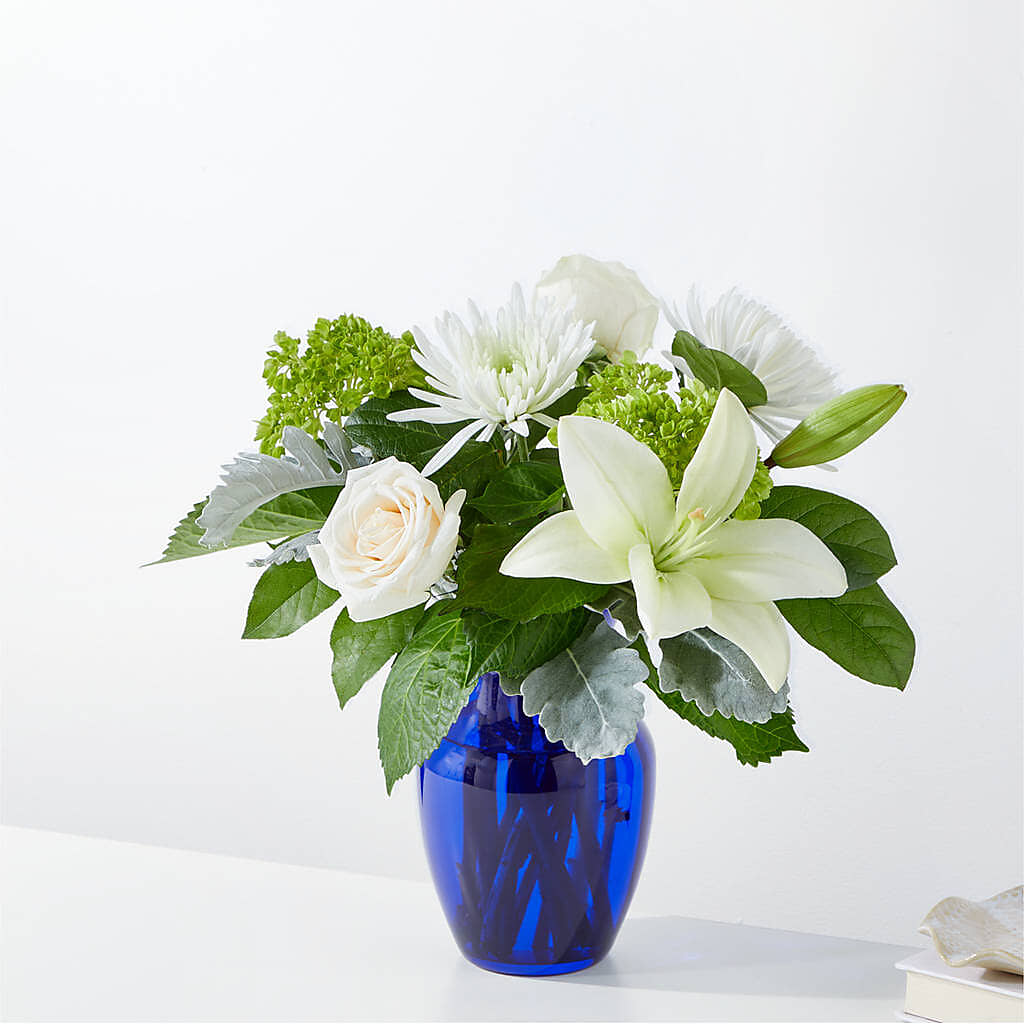 Snowy Dreams Bouquet –  Diamond Flower Shop, Reading PA
